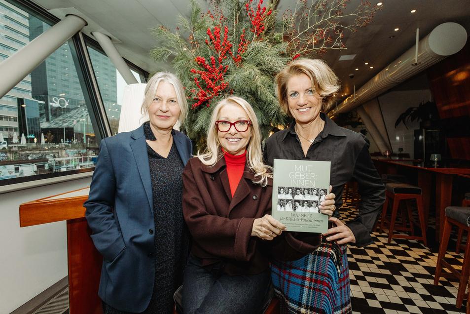 Starfotografin Sabine Hauswirth mit Verlegerin Uschi Pöttler-Fellner und Initiatorin Martina Löwe